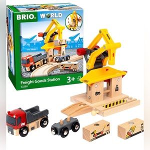 Brio World Trains Wooden Freight Goods Station